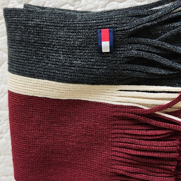 🧣HP🧣Vintage Tommy Hilfiger Men's Raschelle Scarf - Picture 2 of 9